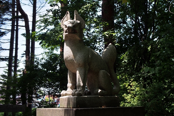 王子稲荷神社・狛狐・右