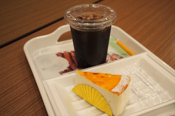 モルフォのケーキと京極アイスコーヒー
