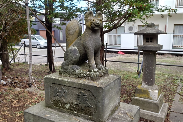 文京台稲荷神社 狛犬 左