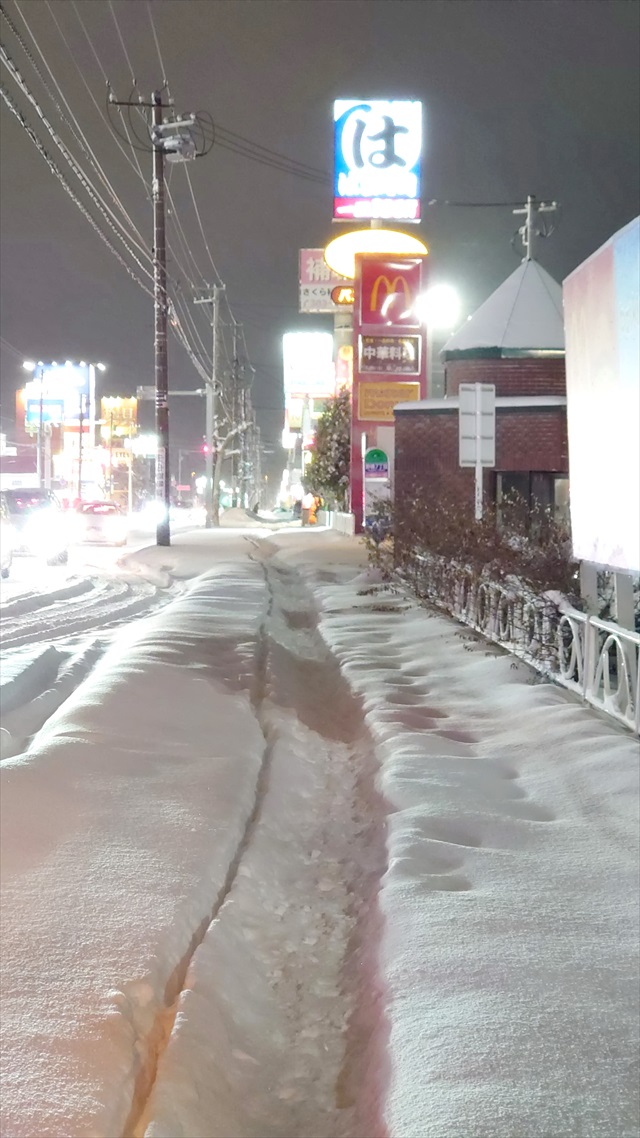 2022年12月8日大雪 イオン江別店前バス停