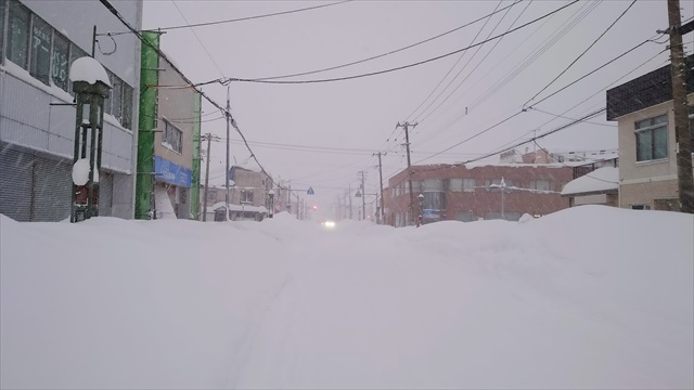 江別駅前通り（本町通り）大雪の様子
