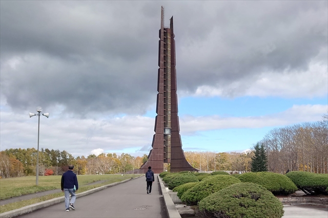 在りし日の北海道百年記念塔