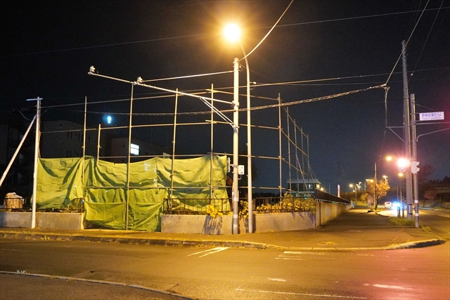 はまなす館・若葉町西バス停待合所撤去工事