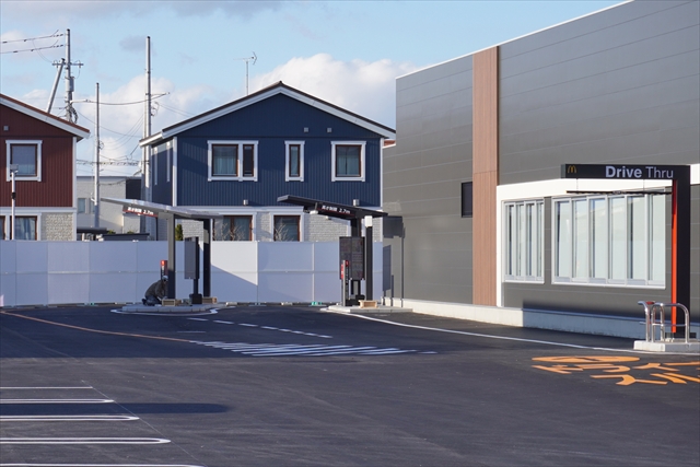 マクドナルド江別３番通店 ドライブスルーあり