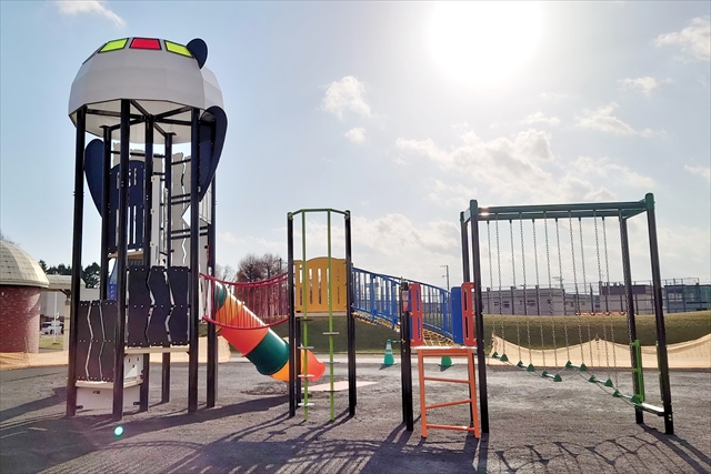 野幌末広町公園 リニューアル後の新複合遊具 後方