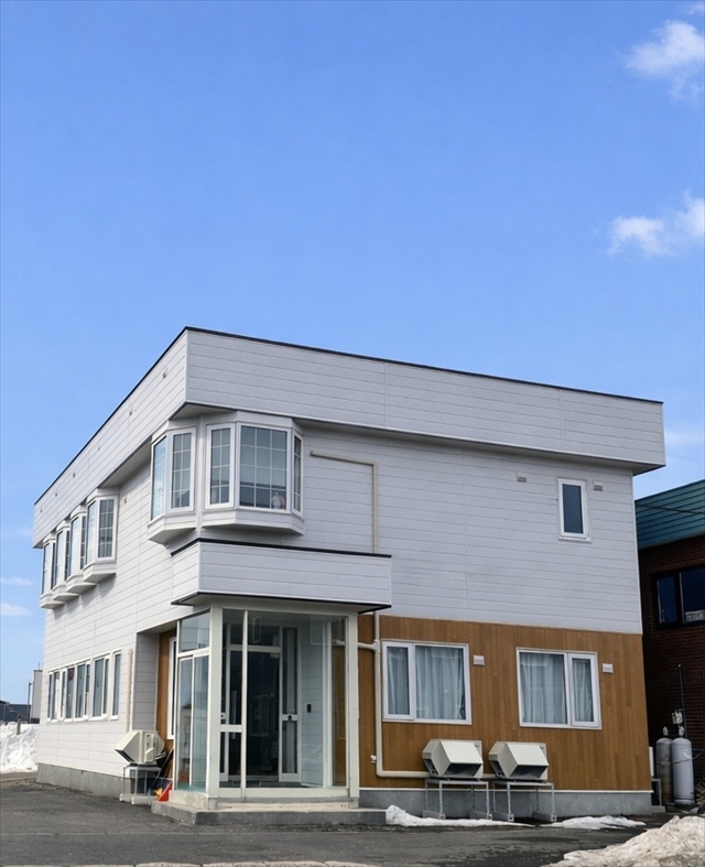 「保護猫カフェ和み猫」「デイサービス和みや」