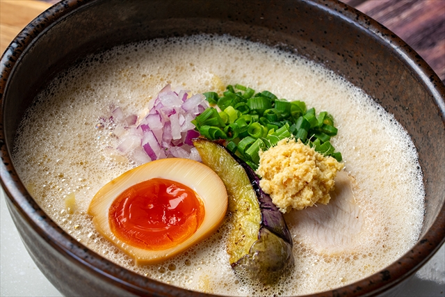 味噌鶏白湯 950円(税込)