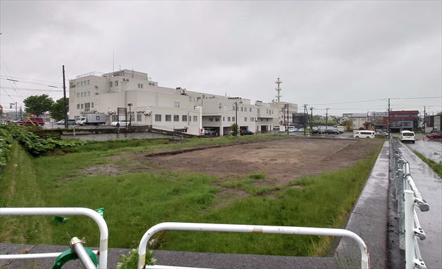 野幌団地C棟跡地と江別病院