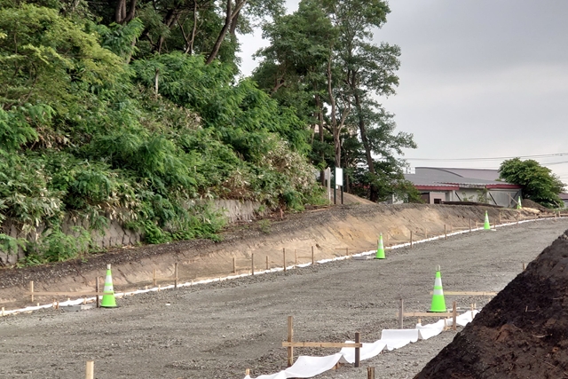萩ケ岡2号道路整備工事（旧江別小学校横）火薬庫へ向かうスロープ