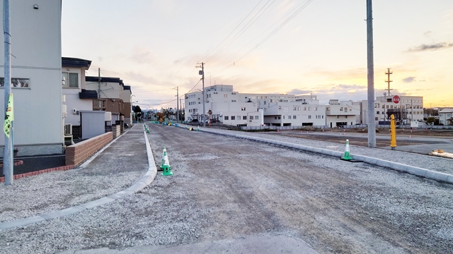 野幌町48号道路、両側に歩道を備えた道路へ
